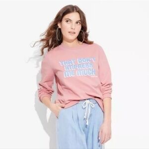 Shania Twain Pink Crewneck Sweatshirt with Blue & White Graphic